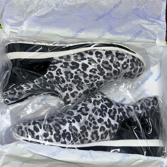 Walking Cradles Black & Snow Leopard Dash Sneakers Women’s Size 6 Extra Wide 6WW - Picture 3 of 9